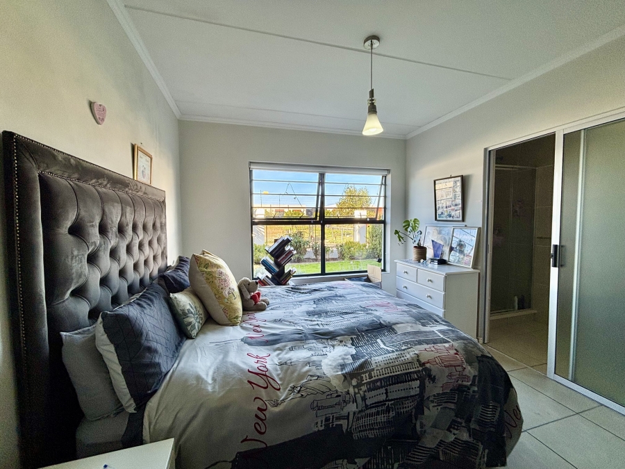 To Let 3 Bedroom Property for Rent in Sandown Western Cape
